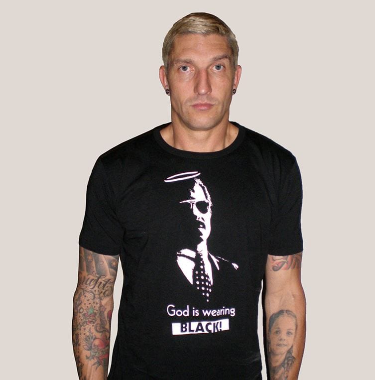 Kiez T-Shirt Herren mit Aufdruck God is wearing black – Hamburg St. Pauli