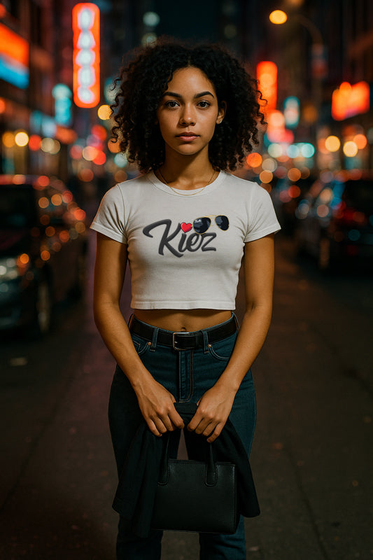 Kiez Top Damen weiß mit Kiez-Herz-Motiv – Kiez Hamburg